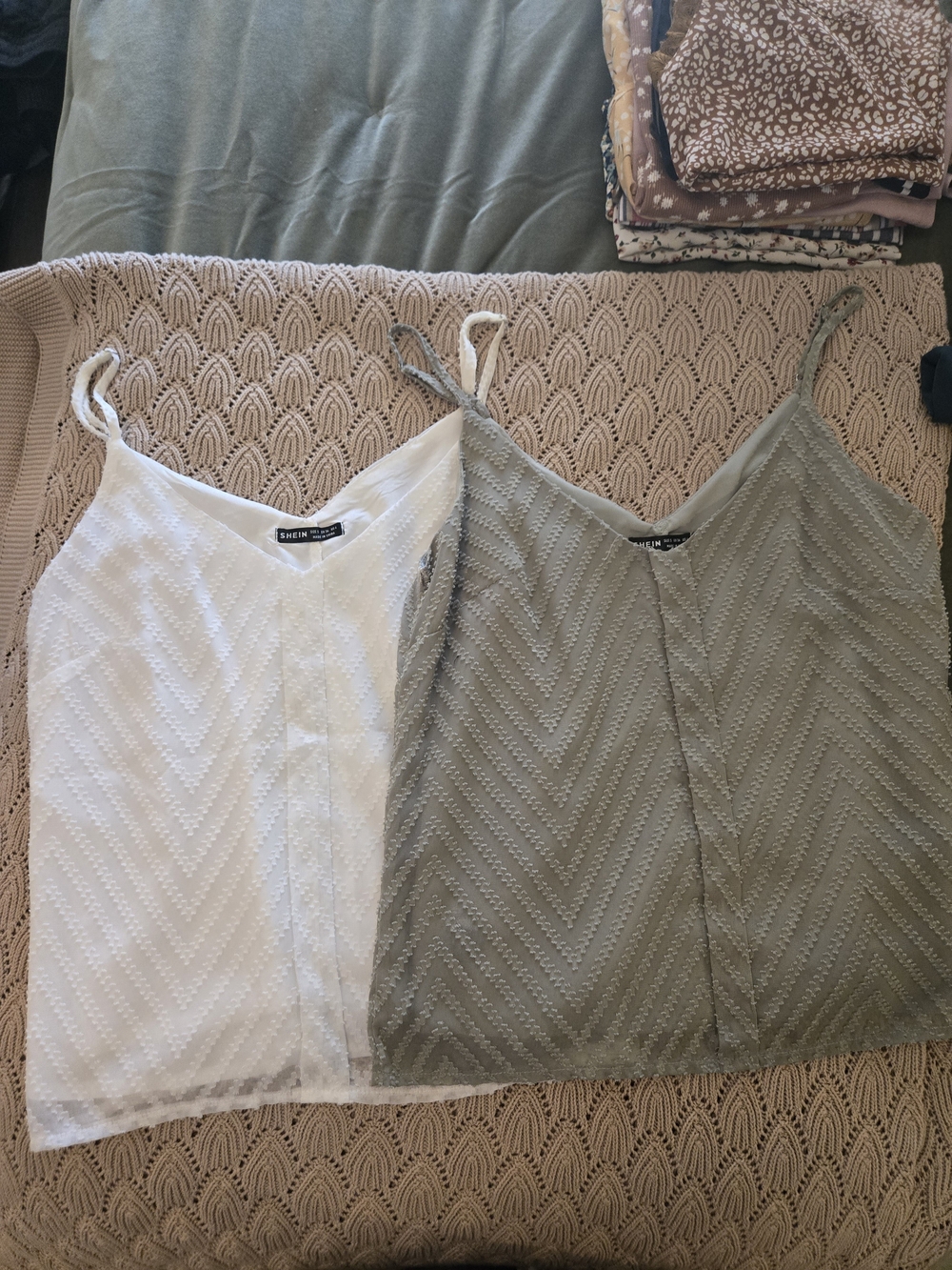 SHEIN X2 Shirts White & Sage Textured V-Neck Camisole Set
